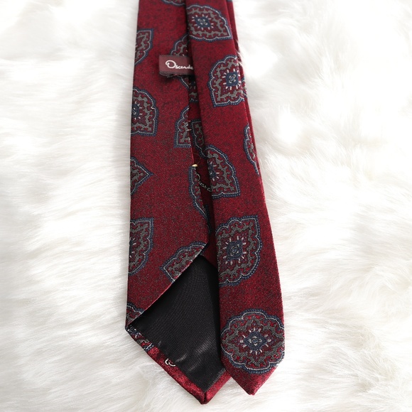 Oscar De La Renta Tie Designer Red Blue Paisley - Picture 7 of 8